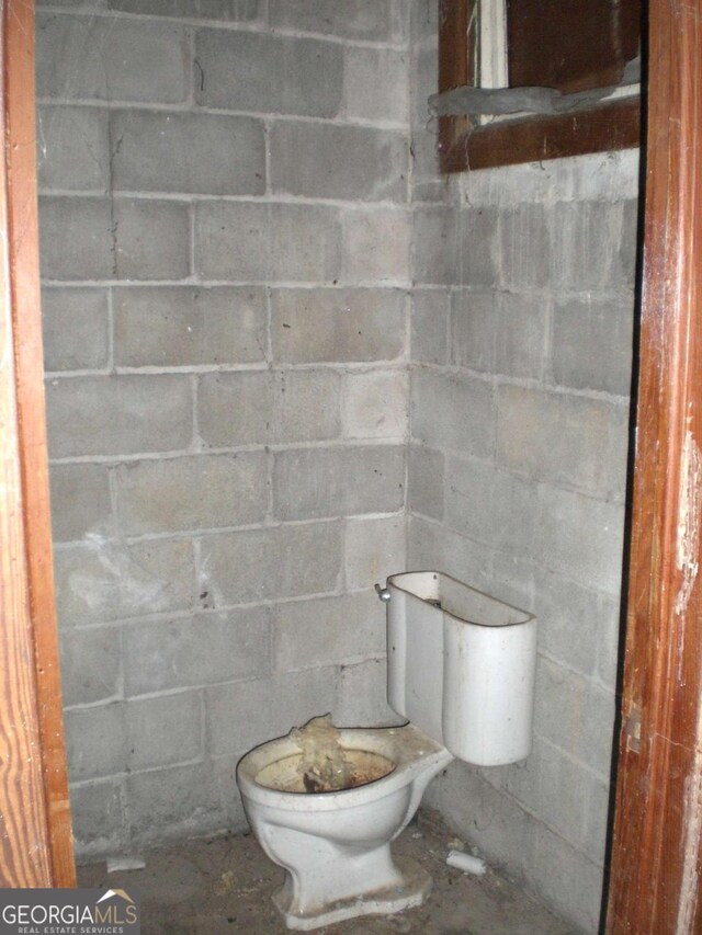 24 N Blanche Ave SW, Rome, GA 30161 - bathroom featuring toilet