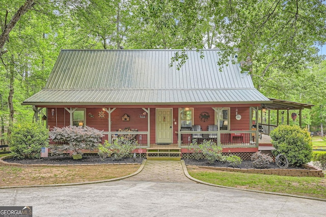 5419 Tyree Rd, Winston, GA 30187 - chalet / cabin featuring a porch and metal roof