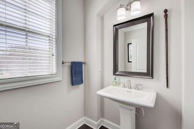 1040 Peyton View Ct, Alpharetta, GA 30004 - bathroom featuring baseboards