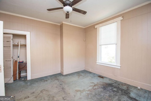 522 Park Ave, Lagrange, GA 30240 - unfurnished bedroom featuring baseboards, ornamental molding, a ceiling fan, and a closet
