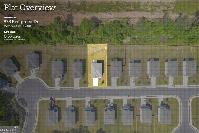 828 Evergreen Rd, Winder, GA 30680 - surrounding community with a yard and mail area