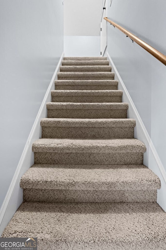 4577 San Saba Dr, Hahira, GA 31632 - view of stairway