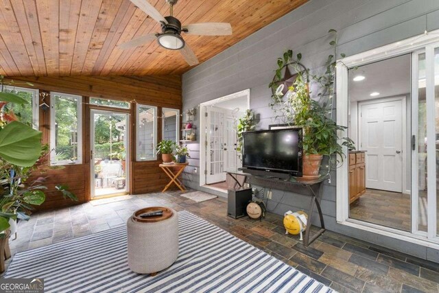 view of sunroom / solarium