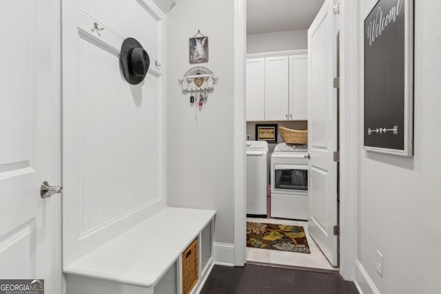 4207 N Carver Dr, Atlanta, GA 30360 - mudroom featuring baseboards, dark wood-style flooring, and independent washer and dryer