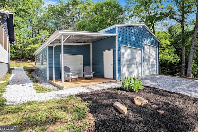 211 Phillips St, Clarkesville, GA 30523 - garage featuring a garage