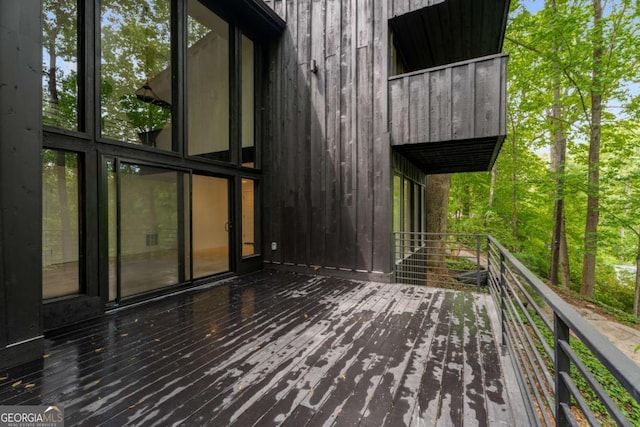 5020 Vallo Vista Ct, Atlanta, GA 30342 - view of wooden deck