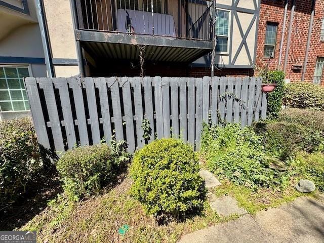 6851 Roswell Rd Unit D2, Atlanta, GA 30328 - exterior view of stucco siding