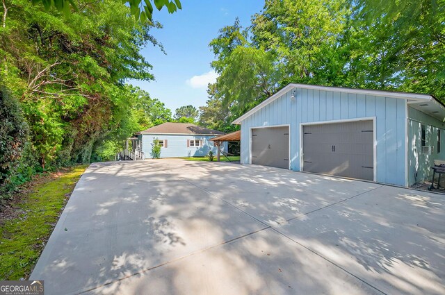 100 Tanglewood Rd, Eatonton, GA 31024 - garage featuring a detached garage