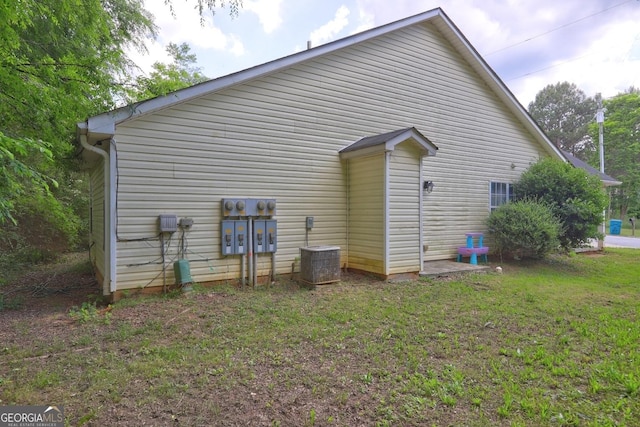 172 Evergreen Dr, Jackson, GA 30233 - view of side of home with a yard and cooling unit