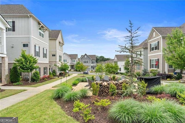view of home's community featuring a residential view