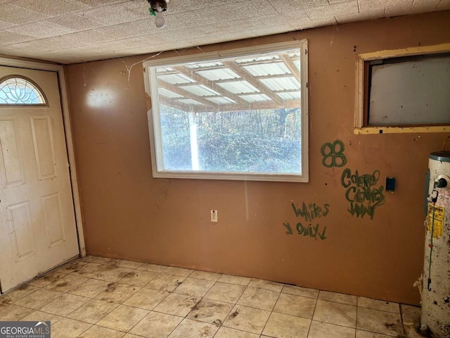 405 Magnolia St, Lafayette, GA 30728 - foyer entrance with a healthy amount of sunlight and light tile patterned floors