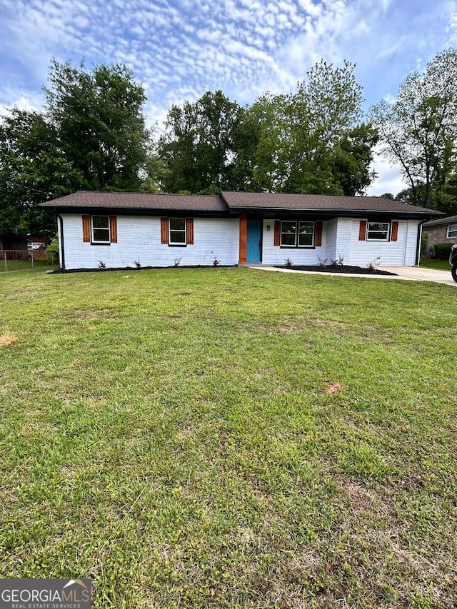 4074 Green Hawk Trl, Decatur, GA 30035 - ranch-style house with a front yard