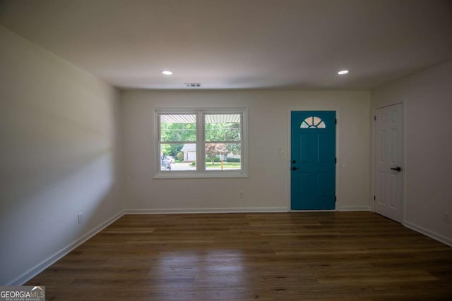 4074 Green Hawk Trl, Decatur, GA 30035 - foyer featuring wood finished floors, recessed lighting, and baseboards