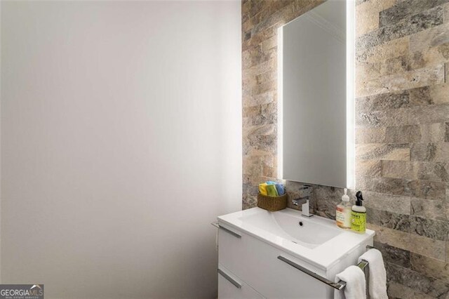 bathroom featuring vanity
