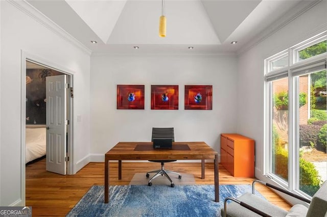 home office with ornamental molding, wood finished floors, lofted ceiling, baseboards, and recessed lighting