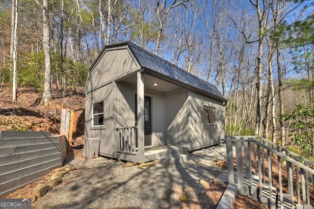 view of outbuilding with an outbuilding