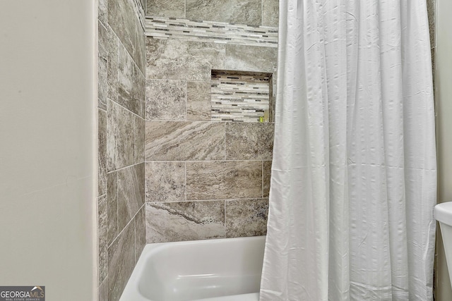 full bathroom featuring shower / bath combo