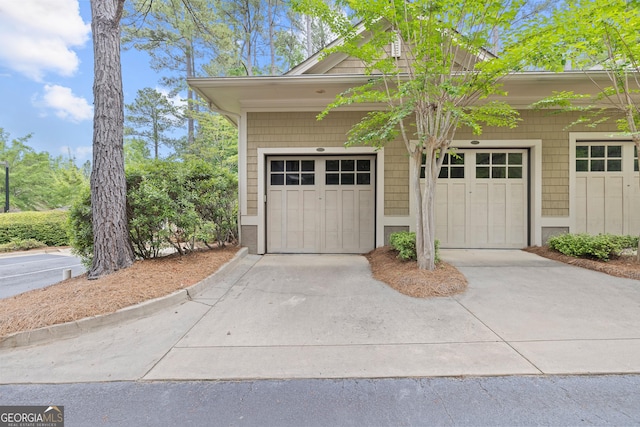1010F Tailwater, Greensboro, GA 30642 - garage with concrete driveway