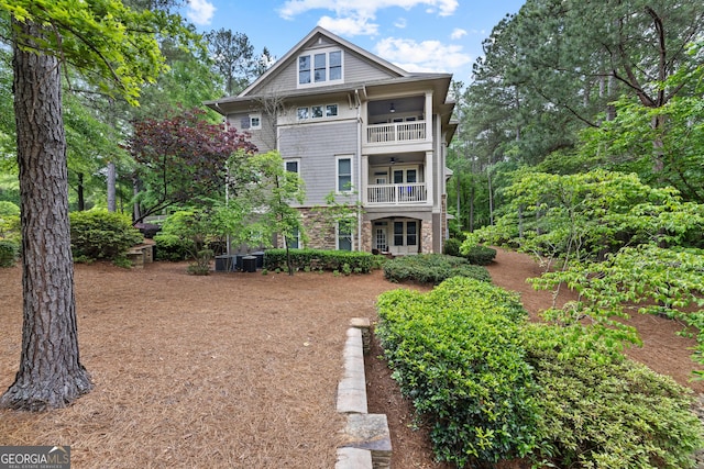 1010F Tailwater, Greensboro, GA 30642 - view of front facade with a balcony