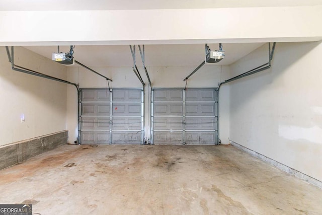 4870 Heather Mill Trce, Snellville, GA 30039 - garage featuring a garage door opener
