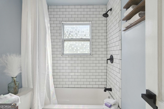 bathroom featuring shower / tub combo with curtain