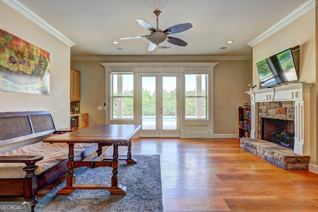 living room with recessed lighting, high vaulted ceiling, ceiling fan, and wood finished floors
