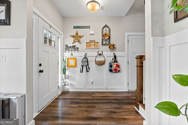 485 Lloyd St, Monticello, GA 31064 - entrance foyer featuring dark wood-style floors