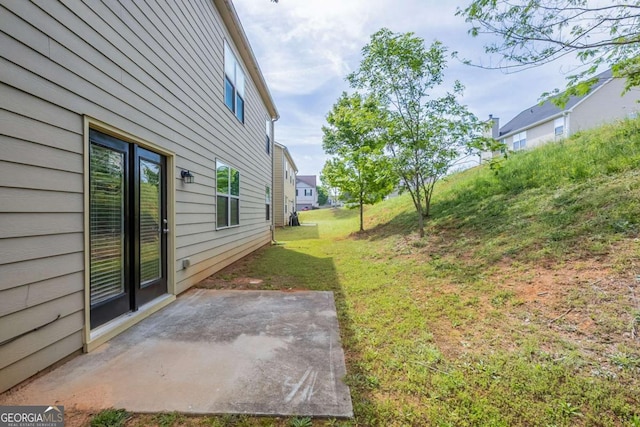 view of yard with a patio