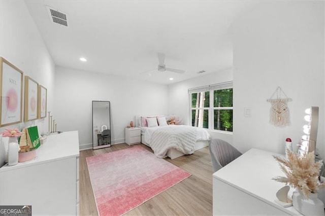 bedroom with visible vents, recessed lighting, light wood-style floors, and ceiling fan