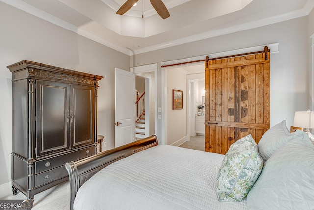 bedroom featuring crown molding and ceiling fan