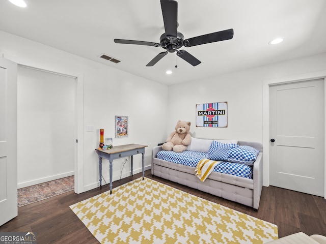 bedroom with visible vents, recessed lighting, a ceiling fan, and wood finished floors