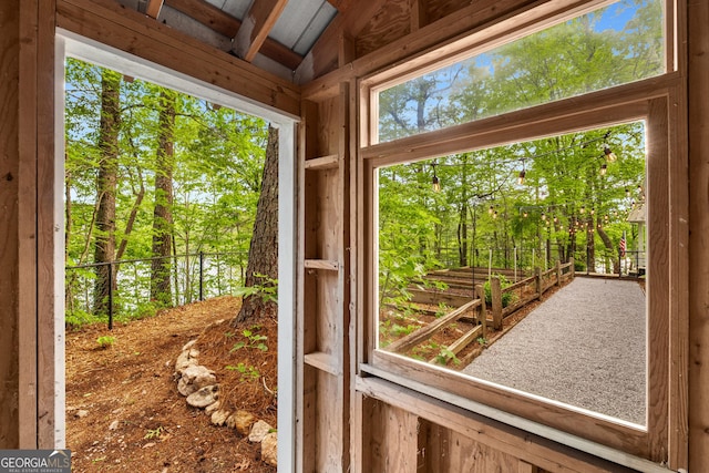 1006 Perrin Cove Rd, Tiger, GA 30576 - entryway featuring vaulted ceiling