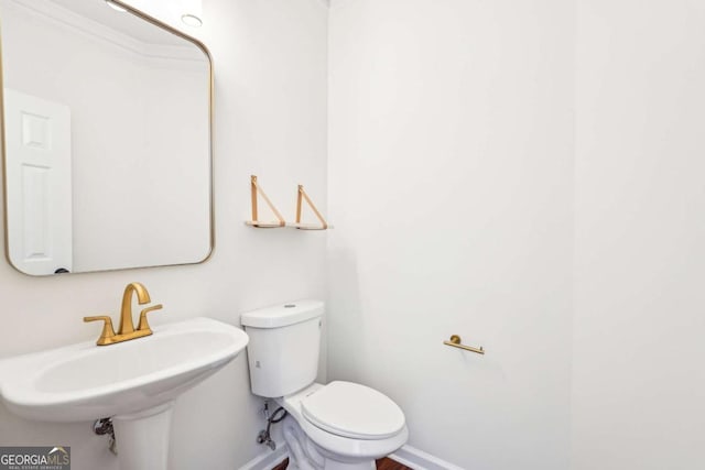 3505 Chattahoochee Summit Ln SE Unit 25, Atlanta, GA 30339 - half bath featuring toilet and a sink
