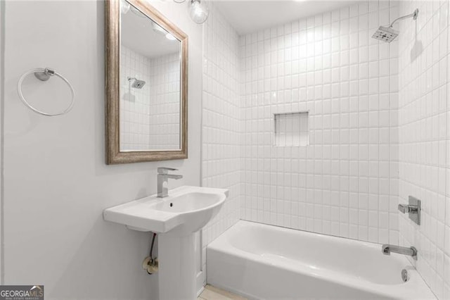 1798 S Gordon St SW, Atlanta, GA 30310 - full bath with  shower combination