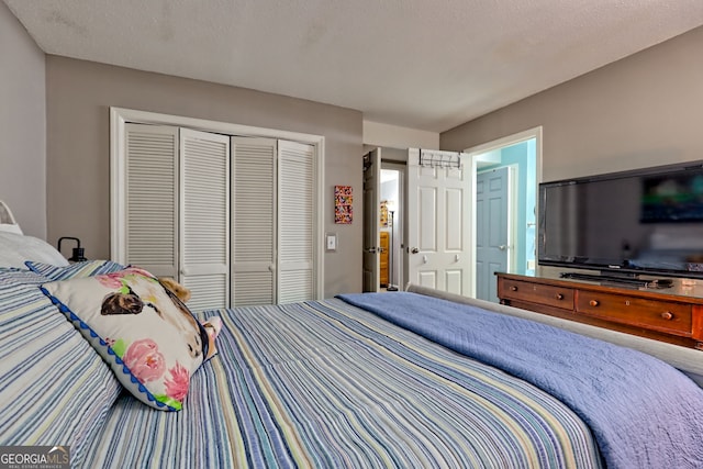 bedroom featuring a closet