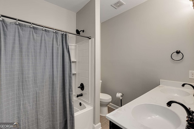 5934 Norfolk Chase Rd, Peachtree Corners, GA 30092 - full bath featuring a sink, baseboards, visible vents, and shower / bath combination with curtain