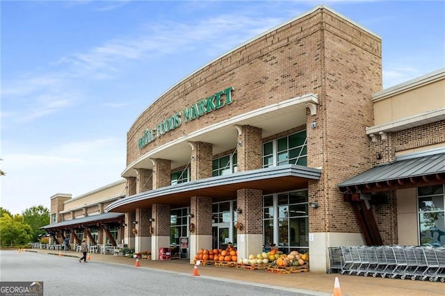 view of building exterior