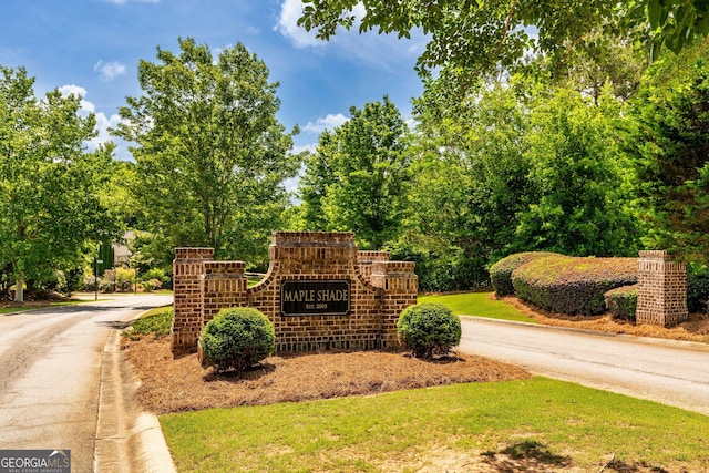 view of community / neighborhood sign