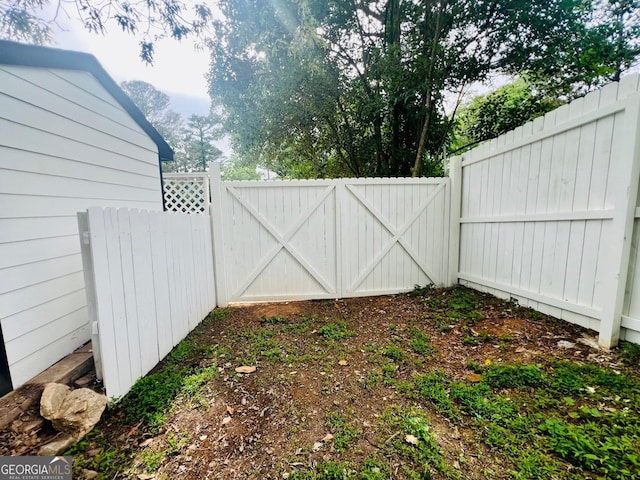 2502 Barge Rd SW, Atlanta, GA 30331 - view of yard featuring a gate and fence