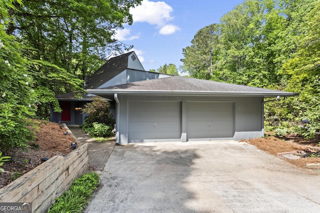 view of detached garage