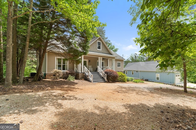 945 Sandy Run Dr, Sparta, GA 31087 - view of front facade featuring a porch and driveway