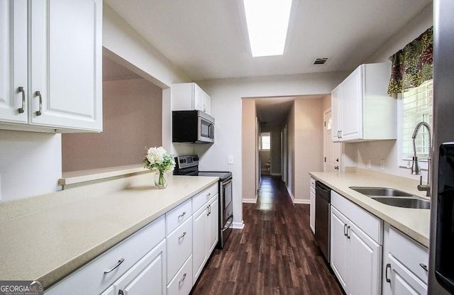 5034 W Ga Highway 292, Collins, GA 30421 - kitchen with a sink, plenty of natural light, stainless steel appliances, and visible vents