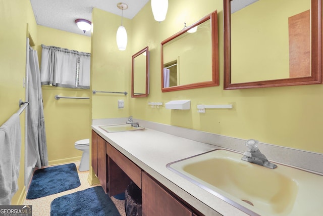 25 Golf Club Cir, Statesboro, GA 30458 - full bath featuring double vanity, toilet, curtained shower, and a sink
