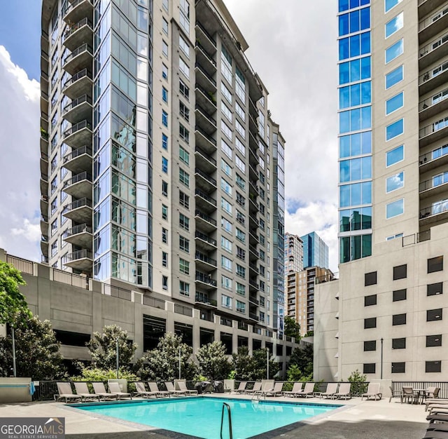 275 13th St NE Unit 605, Atlanta, GA 30309 - view of community pool
