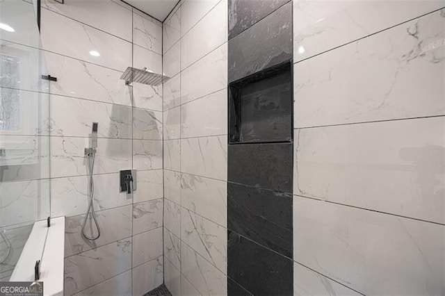 1120 Arlington Ave SW, Atlanta, GA 30310 - bathroom with a tile shower