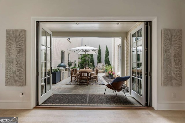 316 S Esplanade, Alpharetta, GA 30009 - doorway featuring baseboards