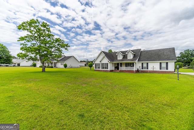 3808 Deer Run Dr, Blackshear, GA 31516 - cape cod home with a front yard