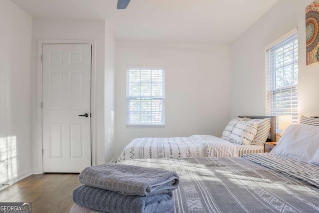 1893 Windsor Dr SW, Atlanta, GA 30311 - bathroom with vanity, toilet, and shower / bathtub combination with curtain