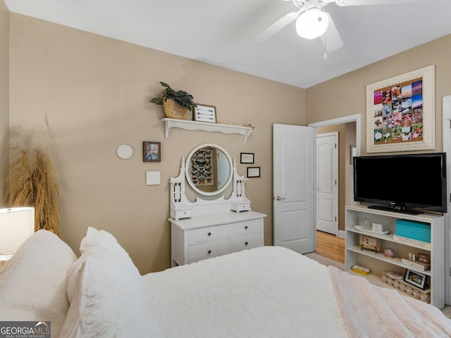 bedroom featuring a ceiling fan