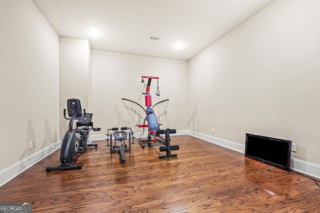 350 Greystone Dr, Milledgeville, GA 31061 - exercise area featuring visible vents, wood finished floors, baseboards, and recessed lighting